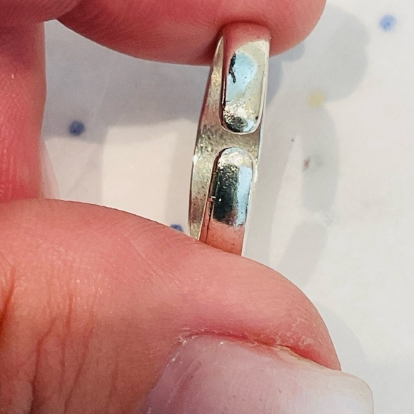 Antique Silver Tone Flower Decor Ring - Picture 6 of 10